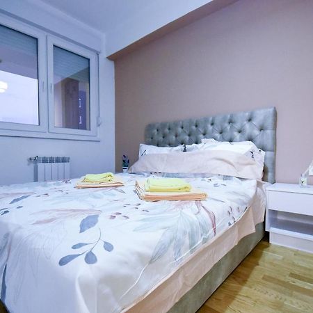 Luxury "Cube" Apartment Skopje Exterior foto